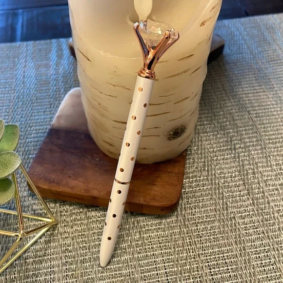 #60 NWT White and Rose Gold Polka Dot Pen with Diamond Jewel Top - Picture 5 of 16